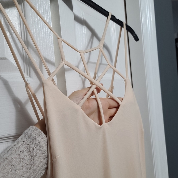 2/25$ 🛍 Nude Midi dress - Picture 2 of 4